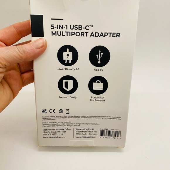 NWT Monoprice 5-in-1 USB-C to 4K HDMI Display Adapter & USB Hub,Docking Station - Picture 7 of 7